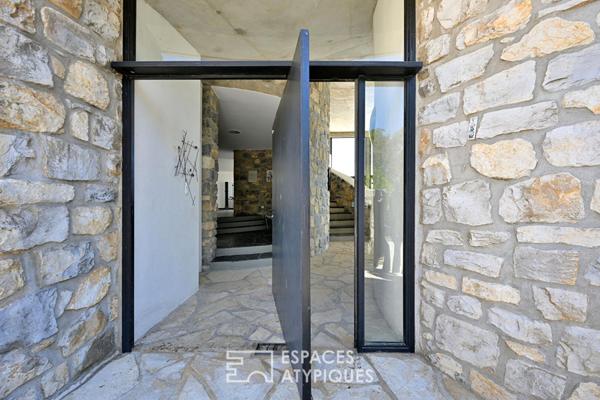 Villa d’architecte avec piscine et vue à 360°