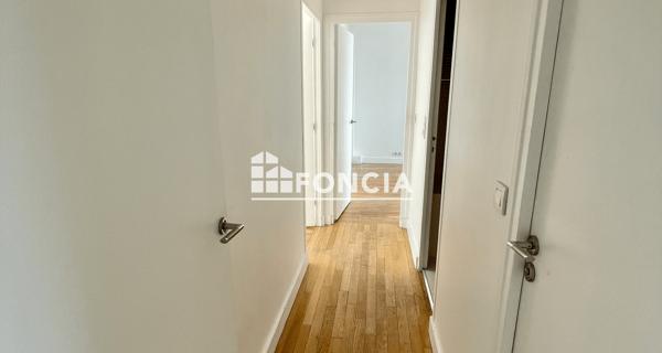 Location Appartement 4 pièces 85.66 m² - Paris 75016