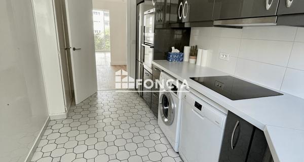 Location Appartement 4 pièces 85.66 m² - Paris 75016
