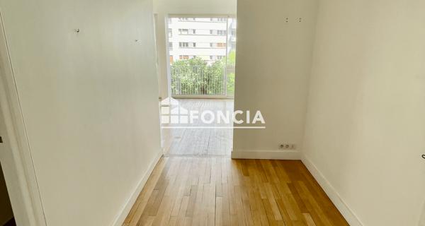 Location Appartement 4 pièces 85.66 m² - Paris 75016