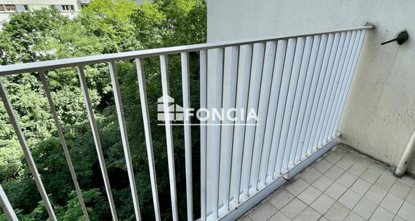 Location Appartement 4 pièces 85.66 m² - Paris 75016