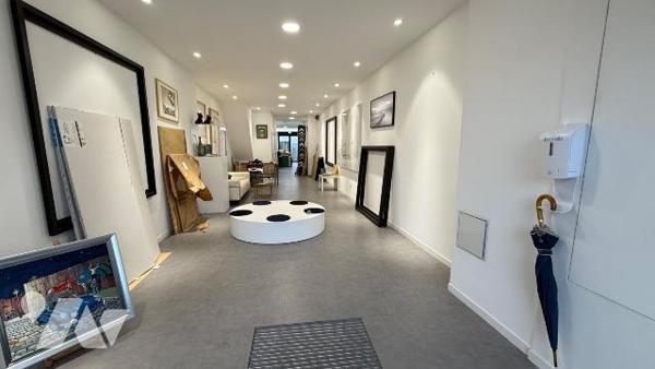 Immeuble de rapport 242m² HAZEBROUCK

Immeuble à usage mixte, habitation et  professionnel av...