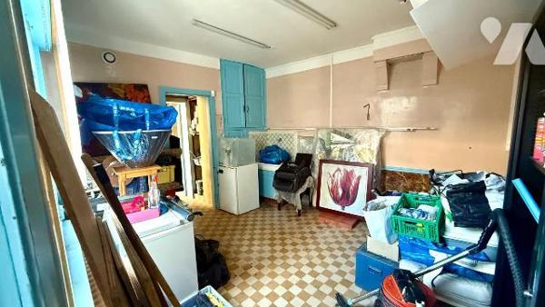 Immeuble de rapport 242m² HAZEBROUCK

Immeuble à usage mixte, habitation et  professionnel av...
