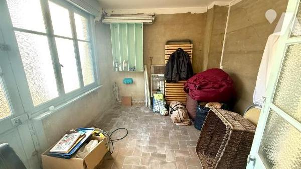 Immeuble de rapport 242m² HAZEBROUCK

Immeuble à usage mixte, habitation et  professionnel av...