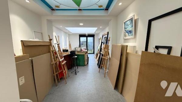 Immeuble de rapport 242m² HAZEBROUCK

Immeuble à usage mixte, habitation et  professionnel av...