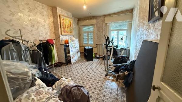 Immeuble de rapport 242m² HAZEBROUCK

Immeuble à usage mixte, habitation et  professionnel av...