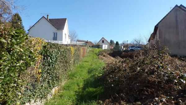 terrain à batir, cadastre : ZD230 21 989 € H.A.I.*