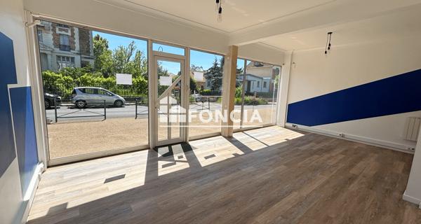 Location Local commercial 2 pièces 50 m² - Verrières-le-buisson 91370