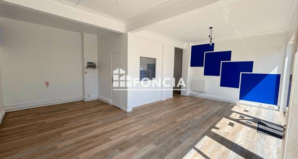 Location Local commercial 2 pièces 50 m² - Verrières-le-buisson 91370