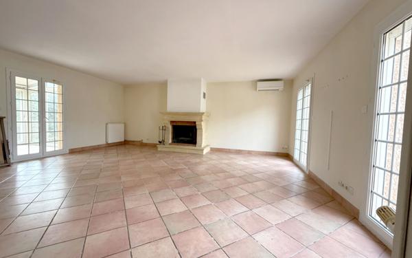 Maison à vendre    5 pièces • 183 m2 Saint-Jean