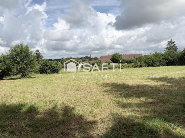 Terrain constructible de 801 m² avec vue dégagée à Bersaillin