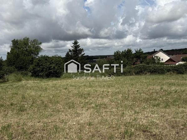Terrain constructible de 801 m² avec vue dégagée à Bersaillin