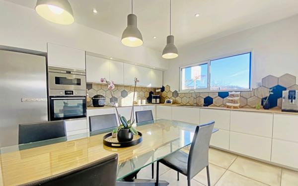 Maison à vendre    4 pièces • 145 m2 Noé