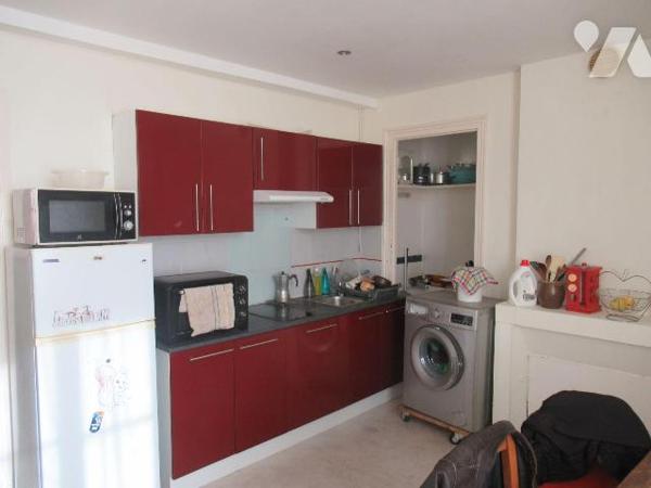 A vendre à Troyes dans petite copropriété de 8 lots .  6 Appartements de type 2 vendus tous  lo...