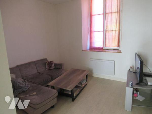 A vendre à Troyes dans petite copropriété de 8 lots .  6 Appartements de type 2 vendus tous  lo...