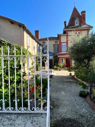 Dpt Gers(32), AIRE SUR L ADOUR proche, PROPRIETE BOURGEOISE du XIX, sans travaux, avec gite indépendant, maison de gardien, avec jardin, garage, piscine, sur les Chemins de St jacques