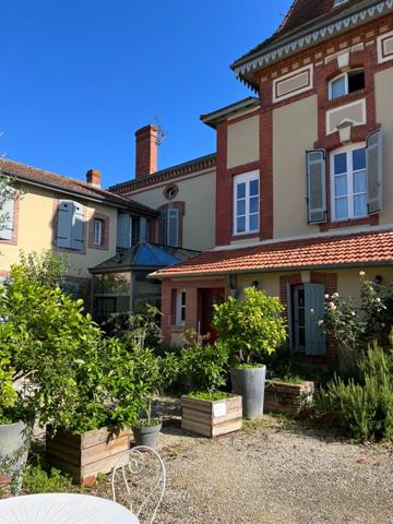 Dpt Gers(32), AIRE SUR L ADOUR proche, PROPRIETE BOURGEOISE du XIX, sans travaux, avec gite indépendant, maison de gardien, avec jardin, garage, piscine, sur les Chemins de St jacques