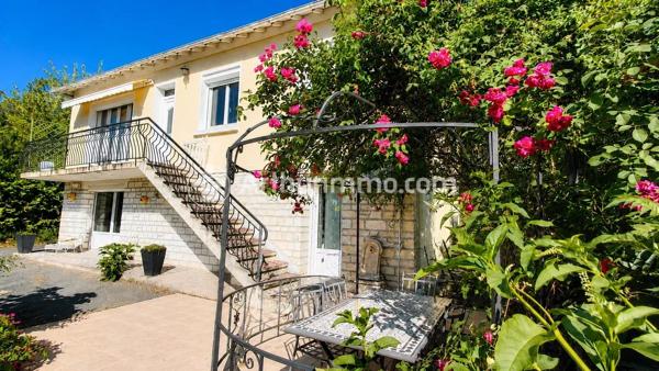 Vente                                                      Maison
                        
                     5 pièces                      124 m2                     à Neuvic