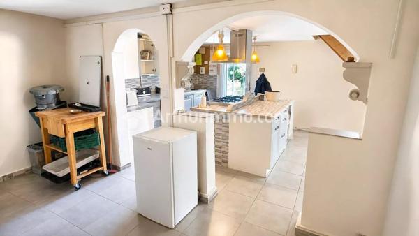 Vente                                                      Maison
                        
                     5 pièces                      124 m2                     à Neuvic