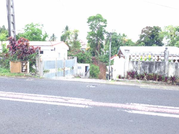 Achat terrain Saint-Joseph - 745 m² - 72 000 €