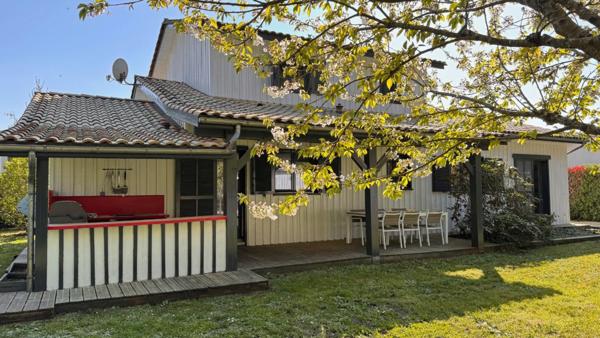 VILLA BOIS EN LISIERE DE FORÊT