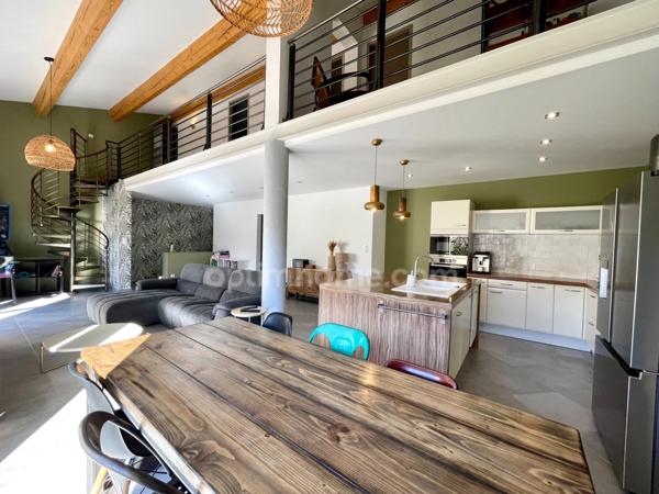 Maison contemporaine 5 pièces 142m2 + un appartement 2 pièces et un garage