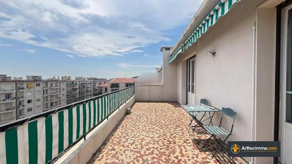 Vente                                                      Appartement
                        
                     2 pièces                      60 m2                     à Nice