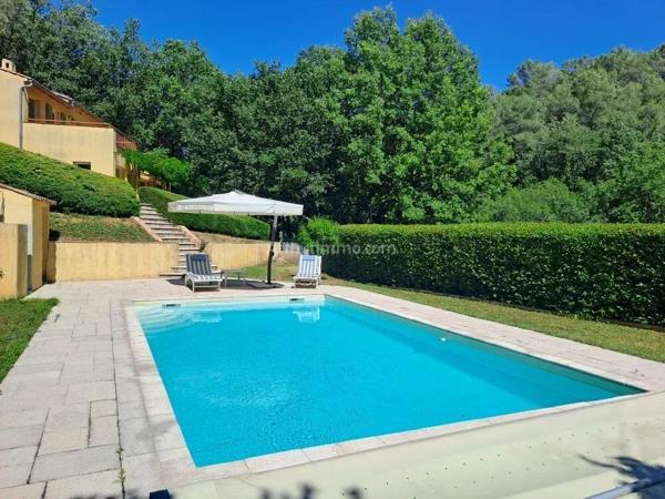 Vente                                                      Propriété
                        
                     6 pièces                      192 m2                     à Salernes