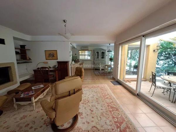 Vente                                                      Propriété
                        
                     6 pièces                      192 m2                     à Salernes