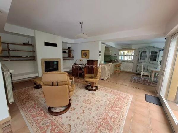Vente                                                      Propriété
                        
                     6 pièces                      192 m2                     à Salernes