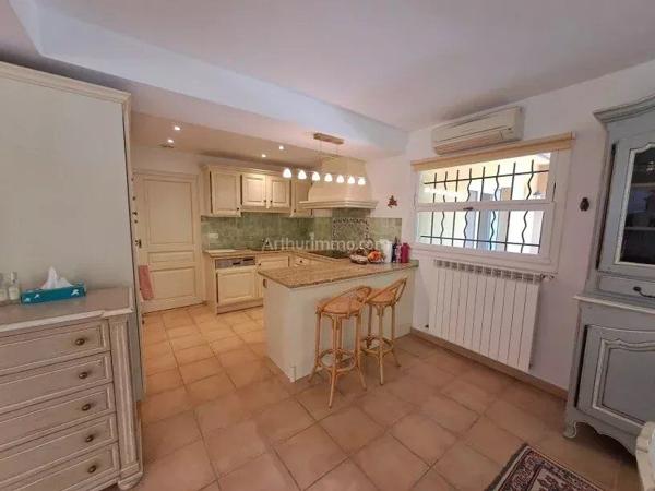 Vente                                                      Propriété
                        
                     6 pièces                      192 m2                     à Salernes