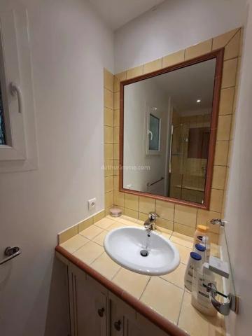 Vente                                                      Propriété
                        
                     6 pièces                      192 m2                     à Salernes