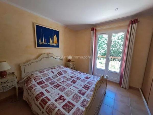 Vente                                                      Propriété
                        
                     6 pièces                      192 m2                     à Salernes