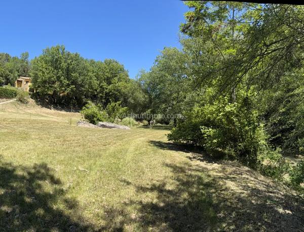 Vente                                                      Propriété
                        
                     6 pièces                      192 m2                     à Salernes