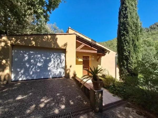 Vente                                                      Propriété
                        
                     6 pièces                      192 m2                     à Salernes