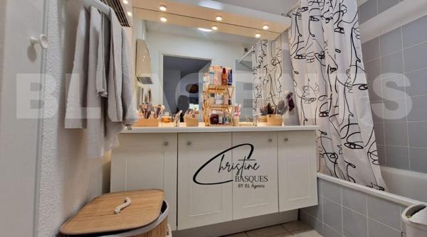 Appartement T3 de 65 m² avec deux balcons, garage fermé, piscine et salle de sport !