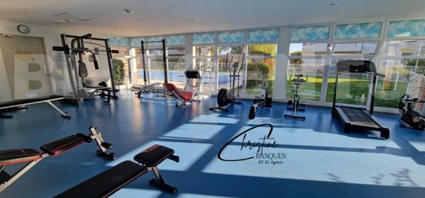 Appartement T3 de 65 m² avec deux balcons, garage fermé, piscine et salle de sport !