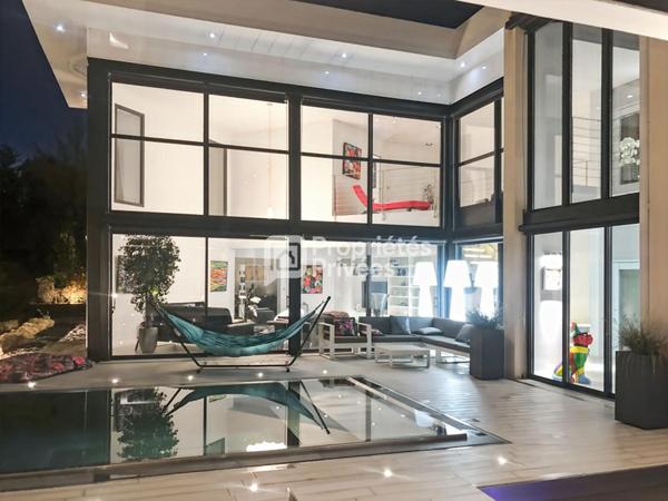 PESSAC Proche Golf : Maison d'Architecte 390 m2 ASCENSEUR -GARAGE- PISCINE