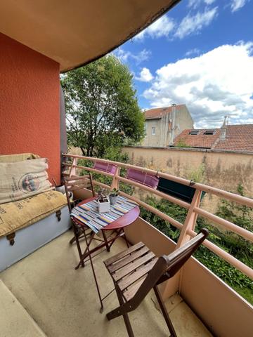 Poser vos valises, T2 avec terrasse et parking