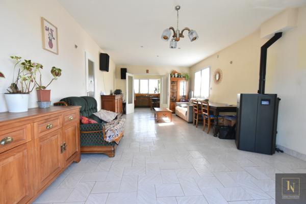 Maison
                                                                                                                                                                                                                                                                                                                        6 pièce(s)                                                                                                                                                                                                          4 chambre(s)                                                                                                                                                                                                          122.89  m²