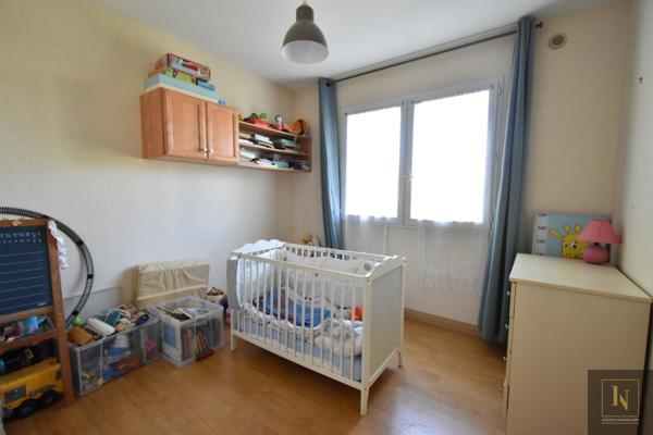 Maison
                                                                                                                                                                                                                                                                                                                        6 pièce(s)                                                                                                                                                                                                          4 chambre(s)                                                                                                                                                                                                          122.89  m²