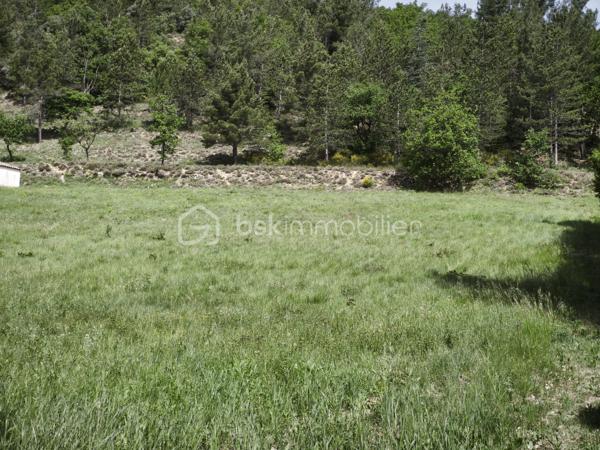 Terrain constructible 1 200 m² — Roumoules (04500)

Beau terrain constructible de 1 200 m², avec viabilités en bordure, situé dans un quartier calme et résidentiel à Roumoules.

 1 200 m² constructibles
 Viabilités en bordure
 Tout-à-l'égout en bordure
 Environ 150 m² de surface de plancher possible
 Piscine autorisée
 Quartier calme et résidentiel

Une belle opportunité pour concrétiser votre projet de construction dans un environnement privilégié des Alpes-de-Haute-Provence.

Me contacter pour plus d'informations