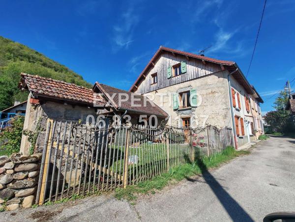 Apprieu (38140) MAISON DE CARACTERE AVEC DEPENDANCES ET POTENTIEL