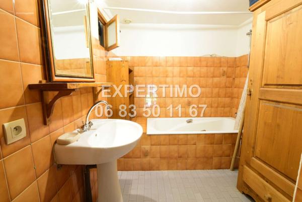 Apprieu (38140) MAISON DE CARACTERE AVEC DEPENDANCES ET POTENTIEL