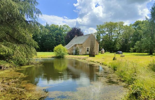 PROPRIETE DE CARACTERE SUR 14 HECTARES AVEC BOIS