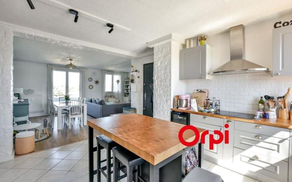 Appartement à vendre    3 pièces • 66,67 m2 Pierre-Bénite