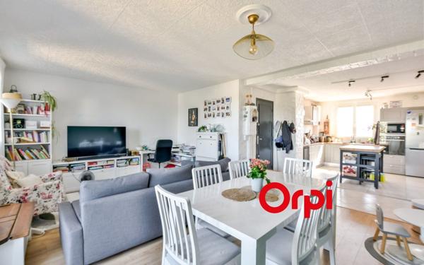 Appartement à vendre    3 pièces • 66,67 m2 Pierre-Bénite