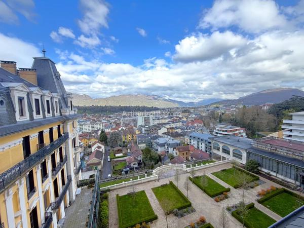 Vente                                                      Appartement
                        
                     3 pièces                      47 m2                     à Aix-les-Bains