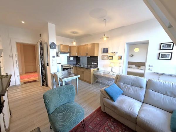 Vente                                                      Appartement
                        
                     3 pièces                      47 m2                     à Aix-les-Bains