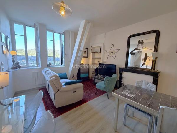 Vente                                                      Appartement
                        
                     3 pièces                      47 m2                     à Aix-les-Bains